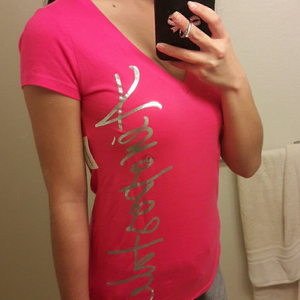 Aropostal T-shirt